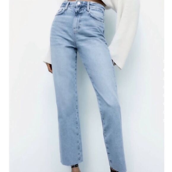 Zara Jeans Women's 4 Blue Light Wash Straight Raw Hem High Rise - Picture 4 of 4